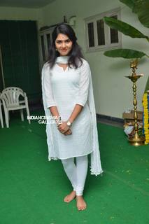 Gayathri Suresh feet photo 19