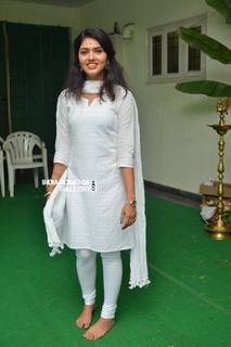 Gayathri Suresh feet photo 16