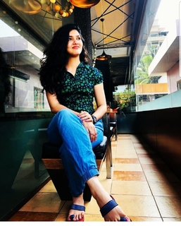 Gayathri Suresh feet photo 18