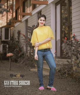 Gayathri Suresh feet photo 10