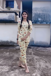 Gayathri Suresh feet photo 5