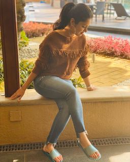 Gayathri Suresh feet photo 4