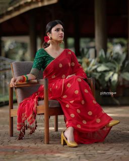 Gayathri Suresh feet photo 18