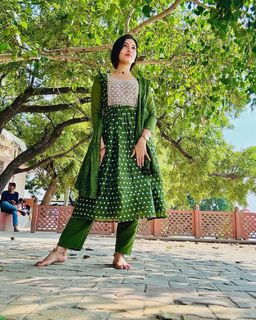 Gayathri Suresh feet photo 15
