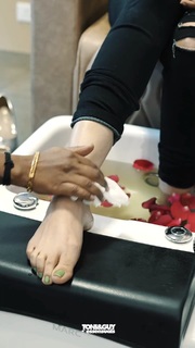Gayathri Suresh feet photo 8