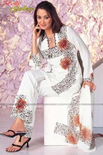 Gayatri Joshi feet photo 3