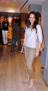 Gayatri Joshi feet photo 18