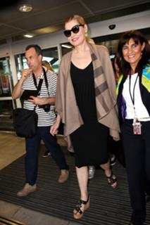 Geena Davis feet photo thumbnail