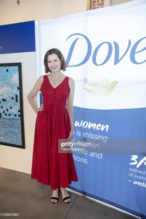 Geena Davis feet photo thumbnail