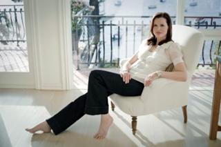 Geena Davis feet photo thumbnail