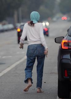 Geena Davis feet photo thumbnail