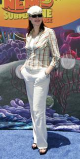 Geena Davis feet photo thumbnail