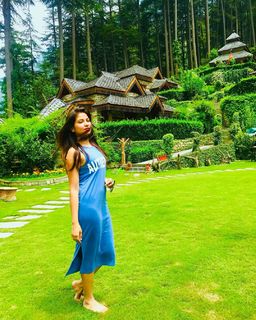 Geet Gambhir feet photo thumbnail