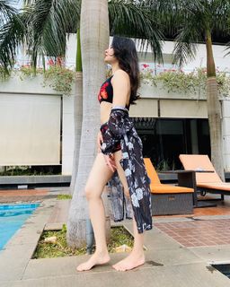 Geet Gambhir feet photo thumbnail