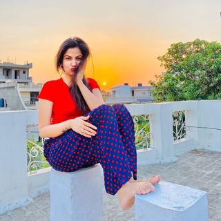 Geet Gambhir feet photo thumbnail