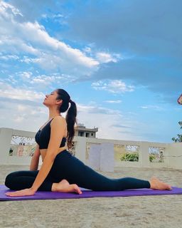 Geet Gambhir feet photo thumbnail