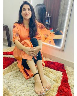 Geet Gambhir feet photo thumbnail