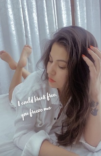 Geet Gambhir feet photo thumbnail