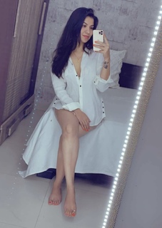 Geet Gambhir feet photo thumbnail