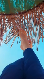 Geet Gambhir feet photo thumbnail