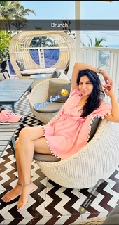 Geet Gambhir feet photo thumbnail