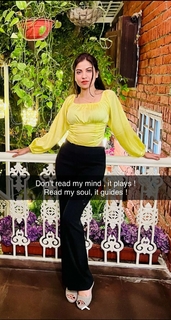 Geet Gambhir feet photo thumbnail