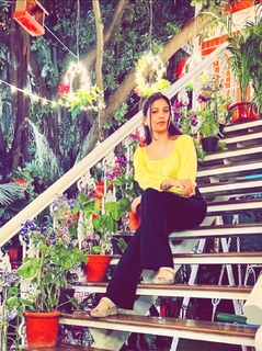 Geet Gambhir feet photo thumbnail