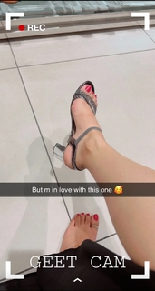 Geet Gambhir feet photo thumbnail