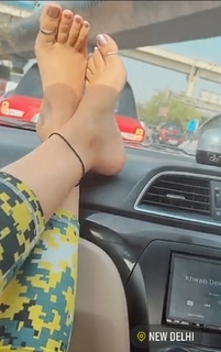 Geet Gambhir feet photo thumbnail