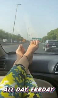 Geet Gambhir feet photo thumbnail