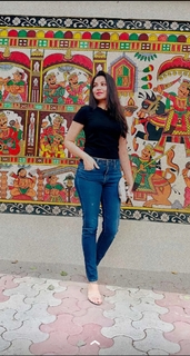 Geet Gambhir feet photo thumbnail