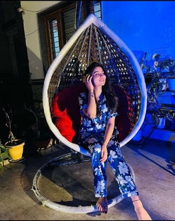 Geet Gambhir feet photo thumbnail