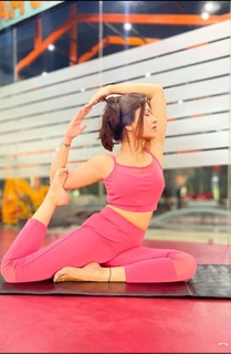 Geet Gambhir feet photo thumbnail