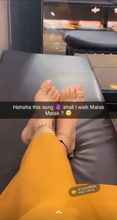 Geet Gambhir feet photo thumbnail