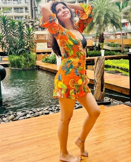 Geet Gambhir feet photo thumbnail