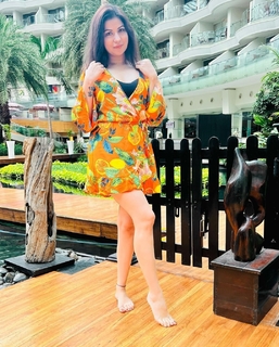 Geet Gambhir feet photo thumbnail