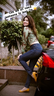 Geet Gambhir feet photo thumbnail