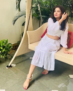 Geet Gambhir feet photo thumbnail