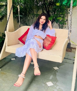 Geet Gambhir feet photo thumbnail