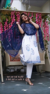 Geet Gambhir feet photo thumbnail