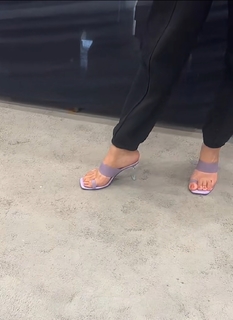 Geet Gambhir feet photo thumbnail