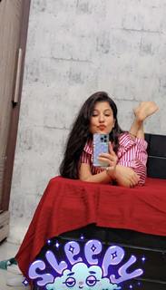 Geet Gambhir feet photo thumbnail