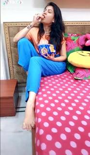 Geet Gambhir feet photo thumbnail