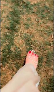 Geet Gambhir feet photo thumbnail