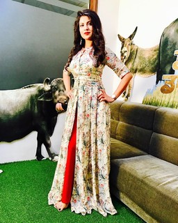 Geet Gambhir feet photo thumbnail