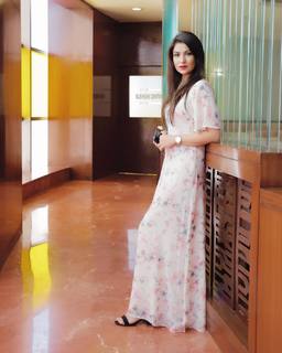 Geet Gambhir feet photo thumbnail