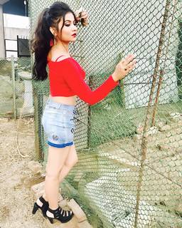 Geet Gambhir feet photo thumbnail