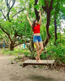 Geet Gambhir feet photo thumbnail