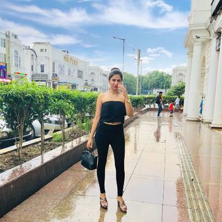 Geet Gambhir feet photo thumbnail