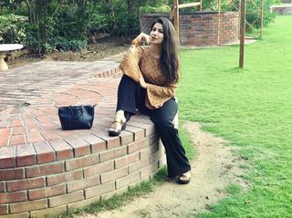 Geet Gambhir feet photo thumbnail